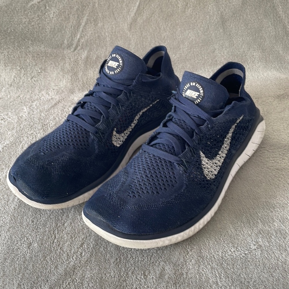Mens Nike Free. Navy. Good condition.